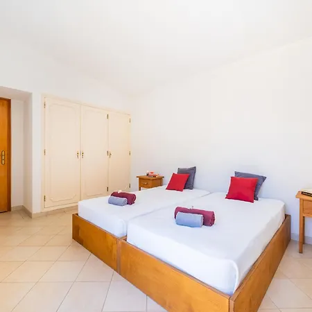 Villa In Albufeira With Private Pool And Garden Albufeira