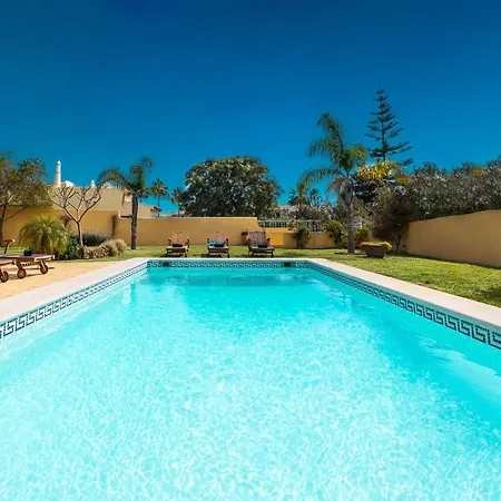 Villa Villa In Albufeira With Private Pool And Garden *