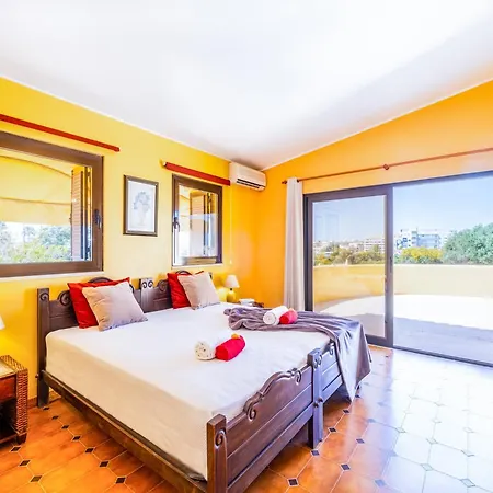 Villa Villa In Albufeira With Private Pool And Garden *