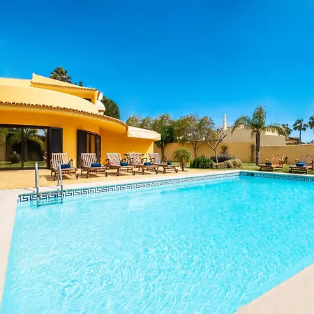 Villa In Albufeira With Private Pool And Garden