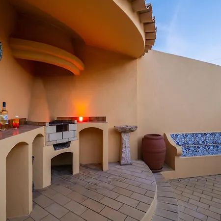 Villa Villa In Albufeira With Private Pool And Garden *