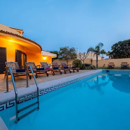 Villa In Albufeira With Private Pool And Garden Villa *
