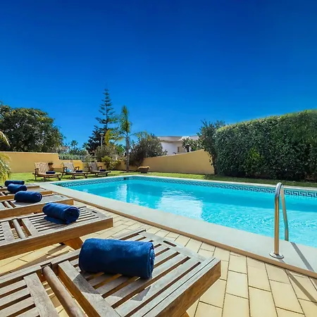 Villa In Albufeira With Private Pool And Garden * Albufeira